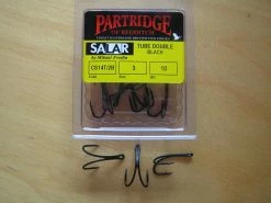 Partridge Of Redditch Salar CS14T/2B Double Tube Hook, Musta